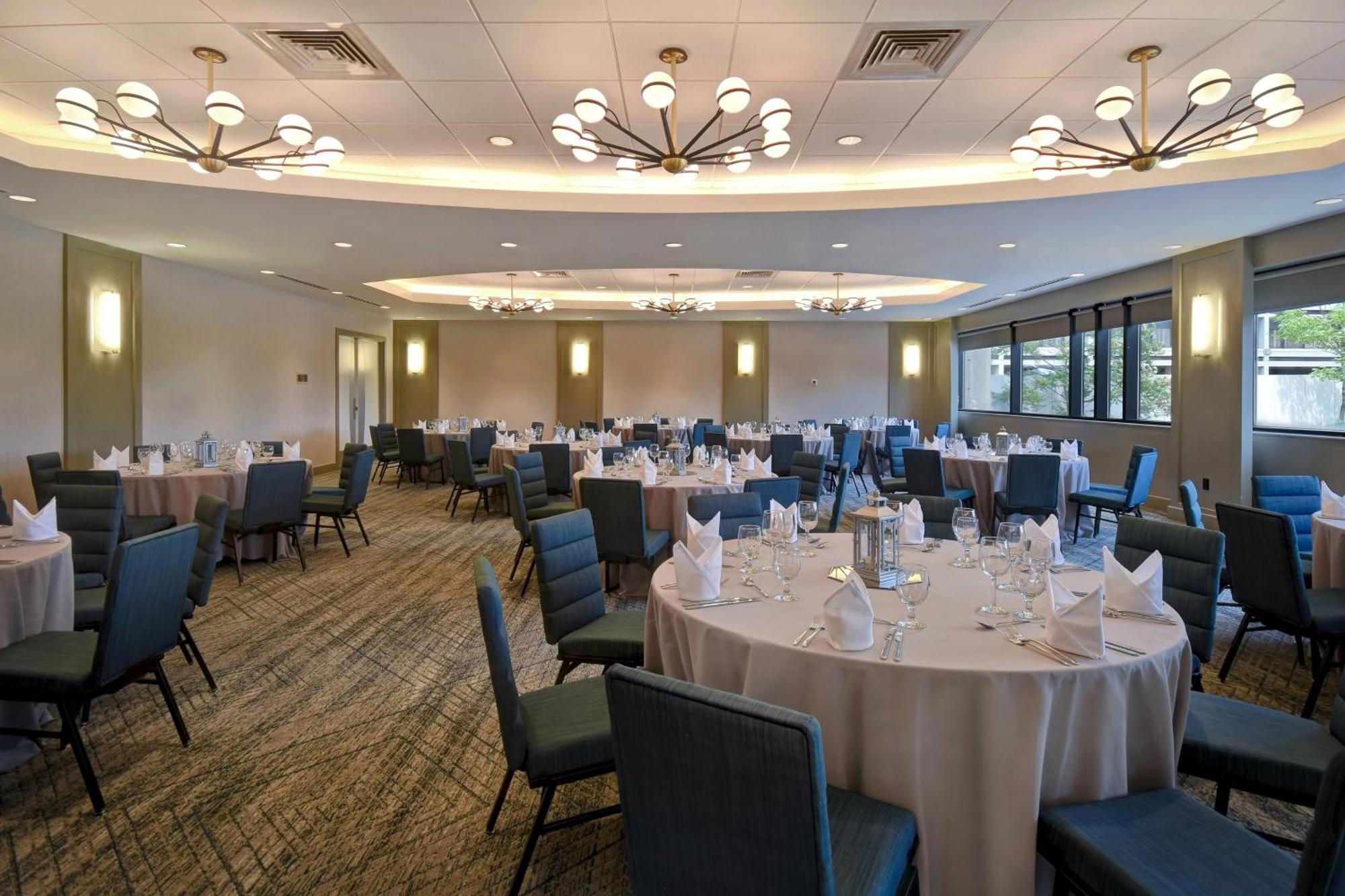 Four Points By Sheraton Boston Ньютон Экстерьер фото