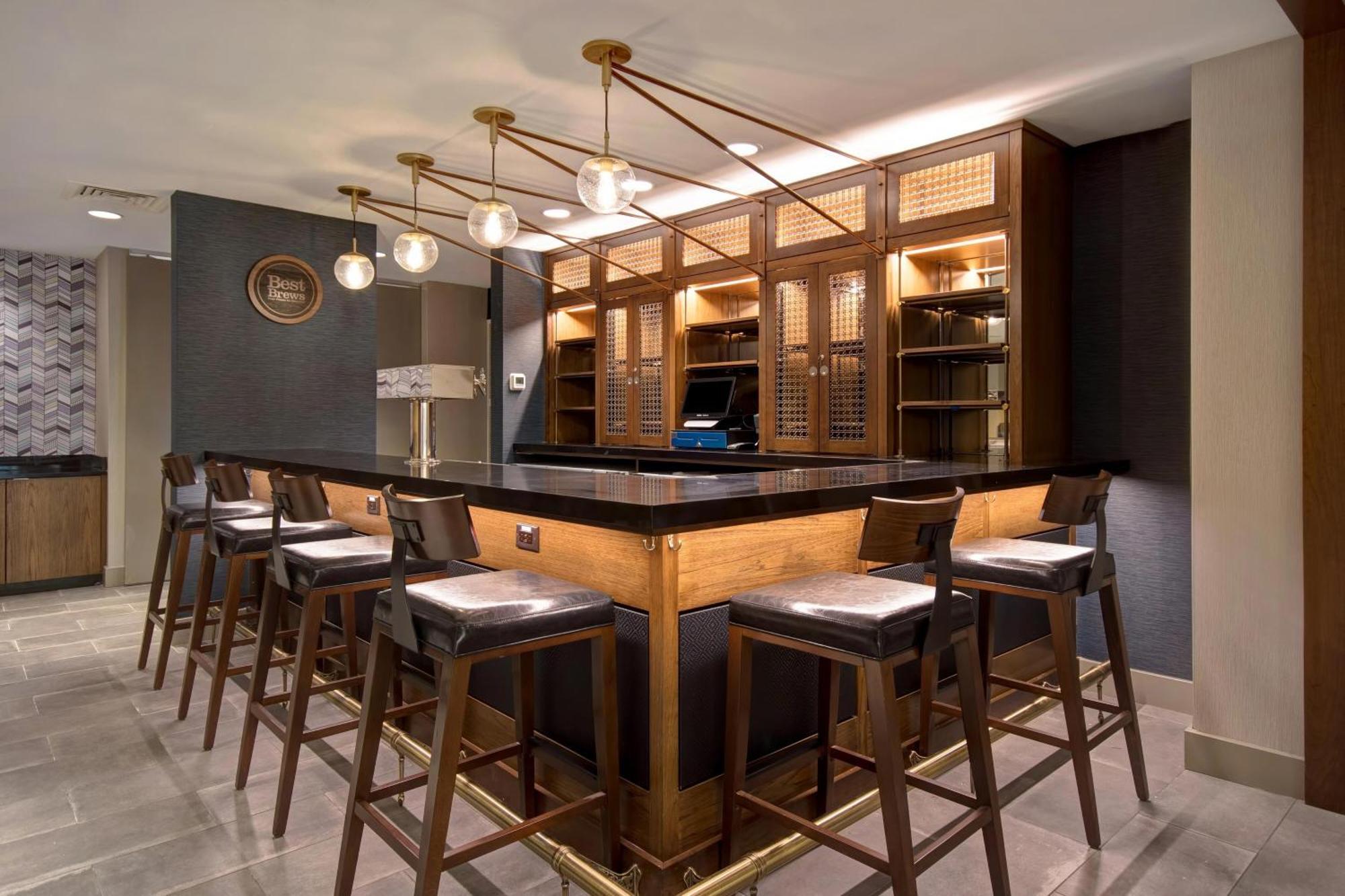 Four Points By Sheraton Boston Ньютон Экстерьер фото