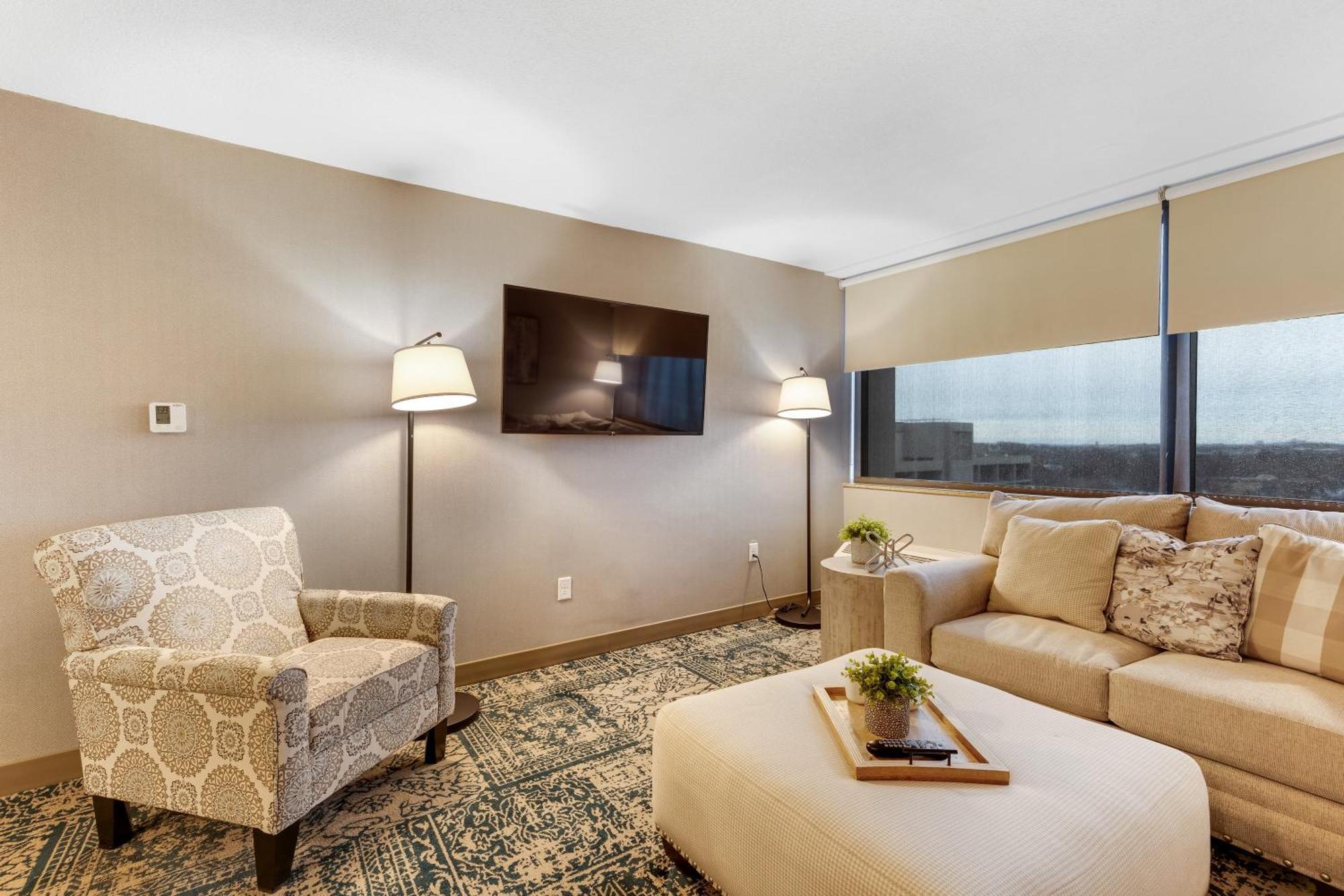 Four Points By Sheraton Boston Ньютон Экстерьер фото