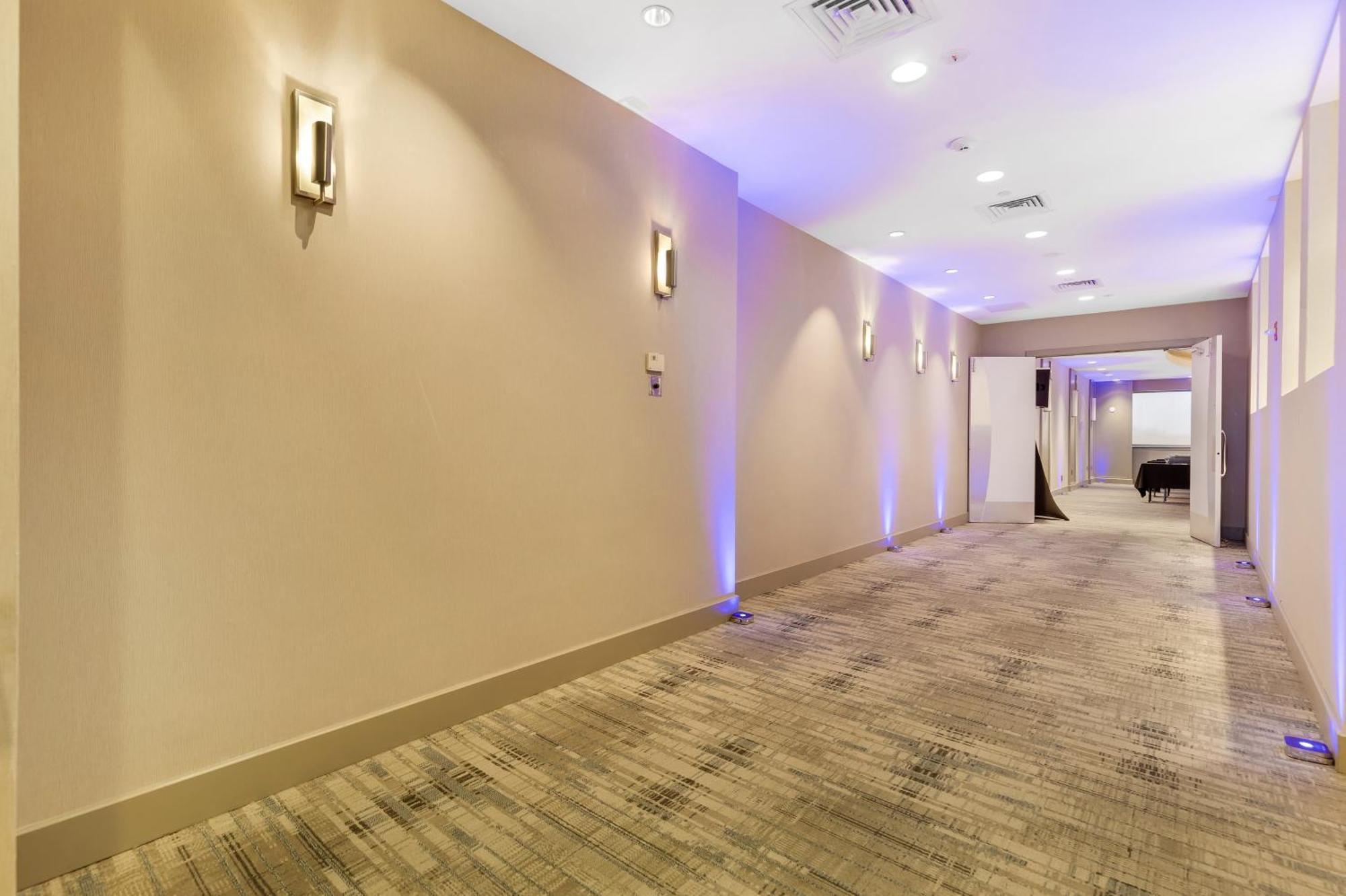 Four Points By Sheraton Boston Ньютон Экстерьер фото